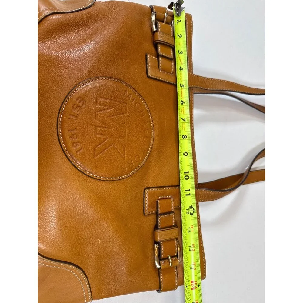 Michael Kors Vintage Tan Leather Millbrook Tote, flaw on bottom - Picture 5 of 9